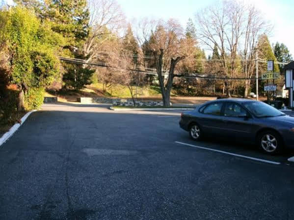 Coach N Four Motel Grass Valley Exterior photo
